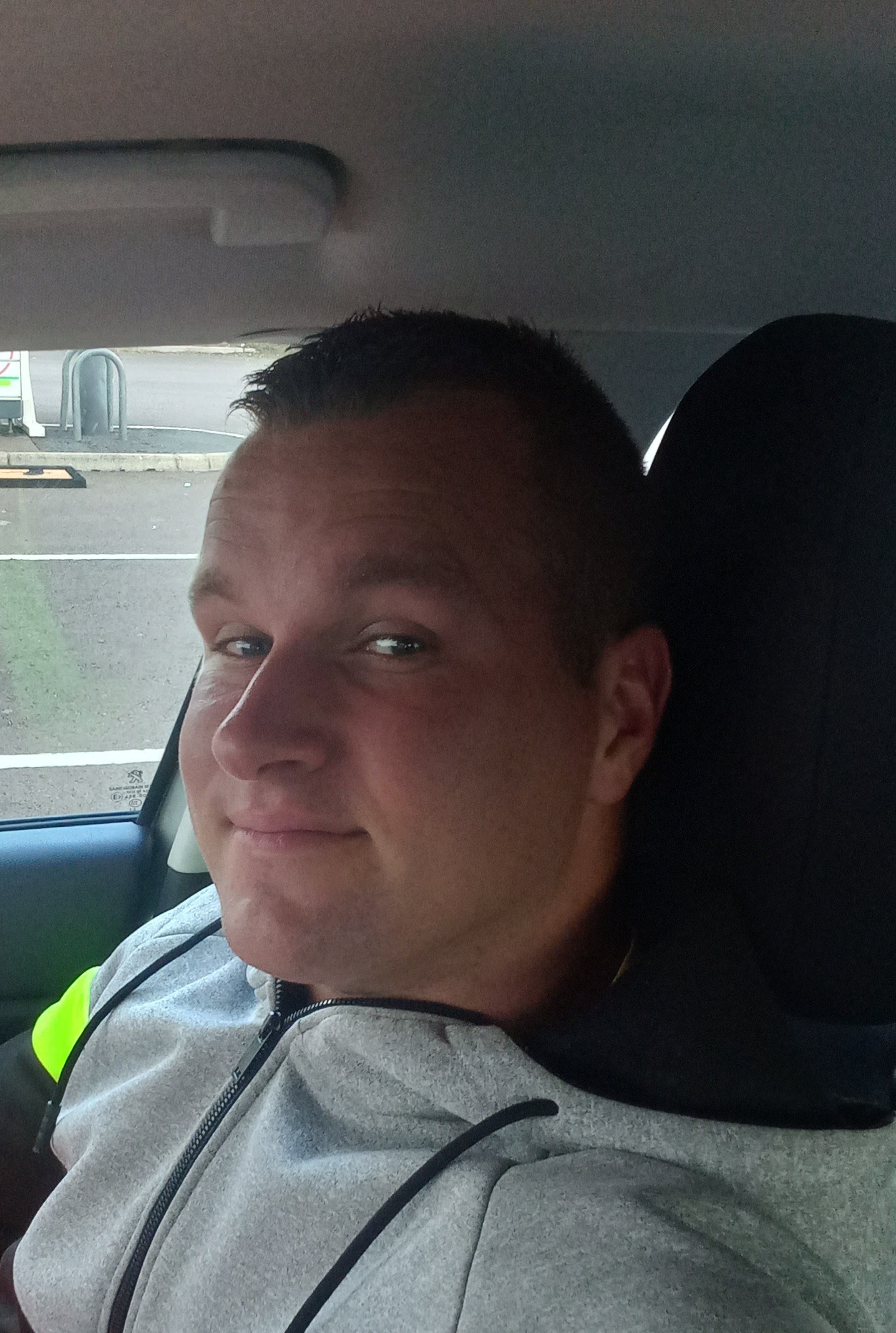 Jonhy, 28 ans, Leers