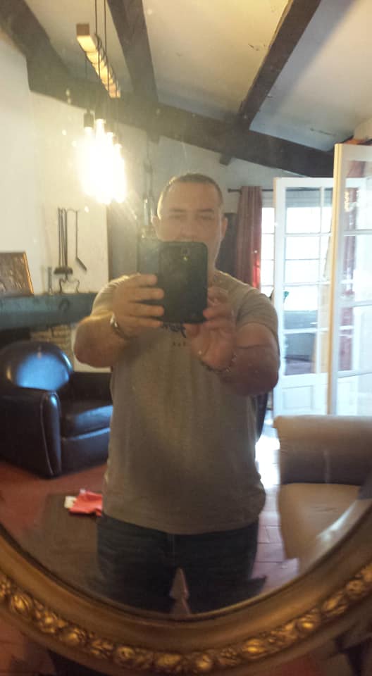 Ilyam, 45 ans, Englos
