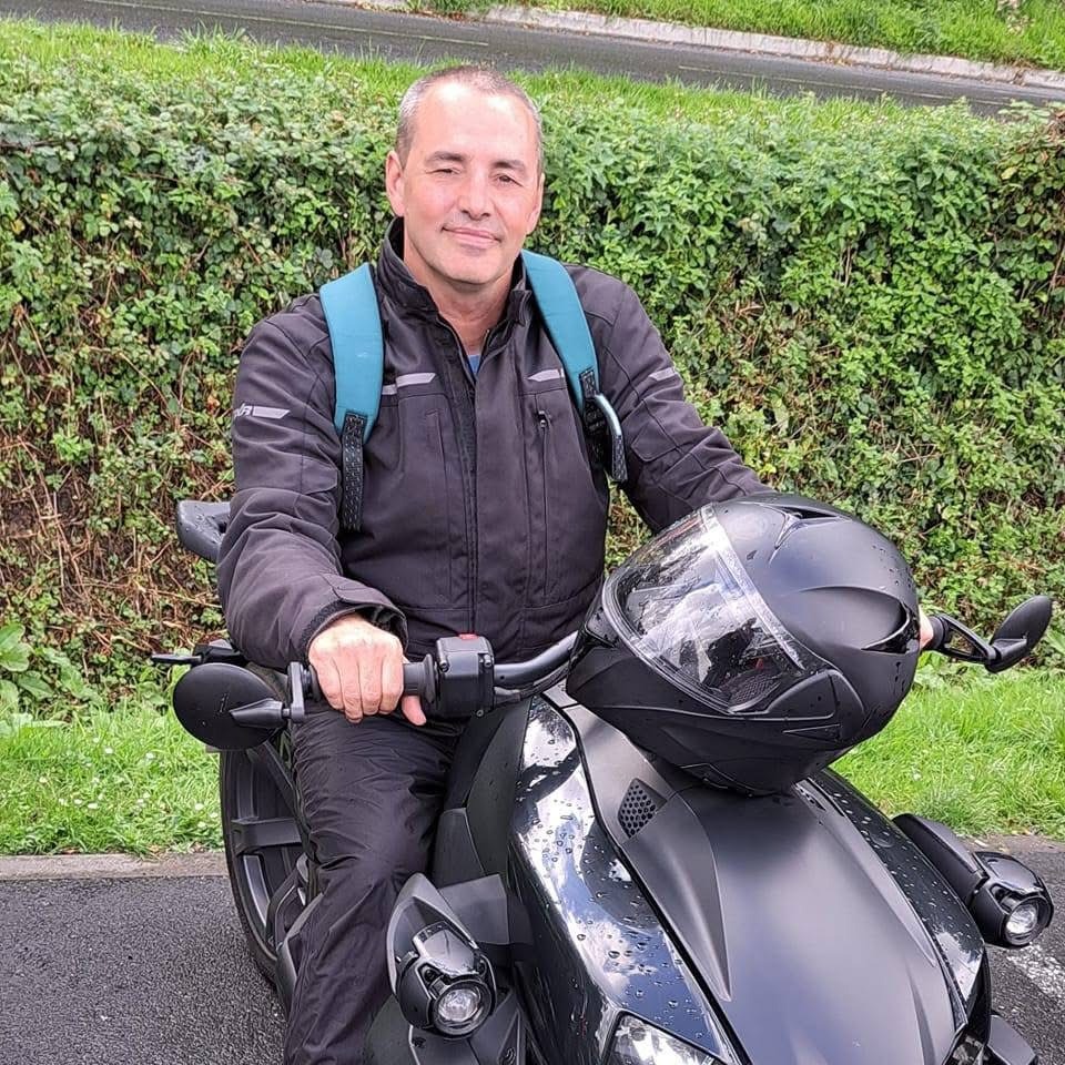 Santu, 45 ans, Sars-Poteries